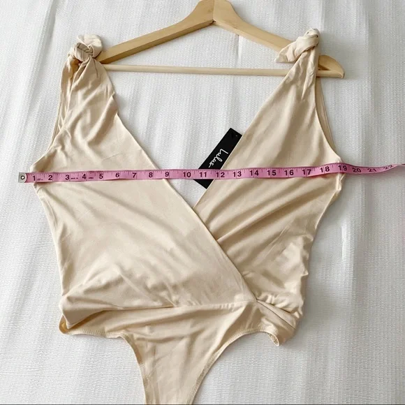 NWT Lulu’s Cream Tied Shoulder Strap Bodysuit - Picture 8 of 12